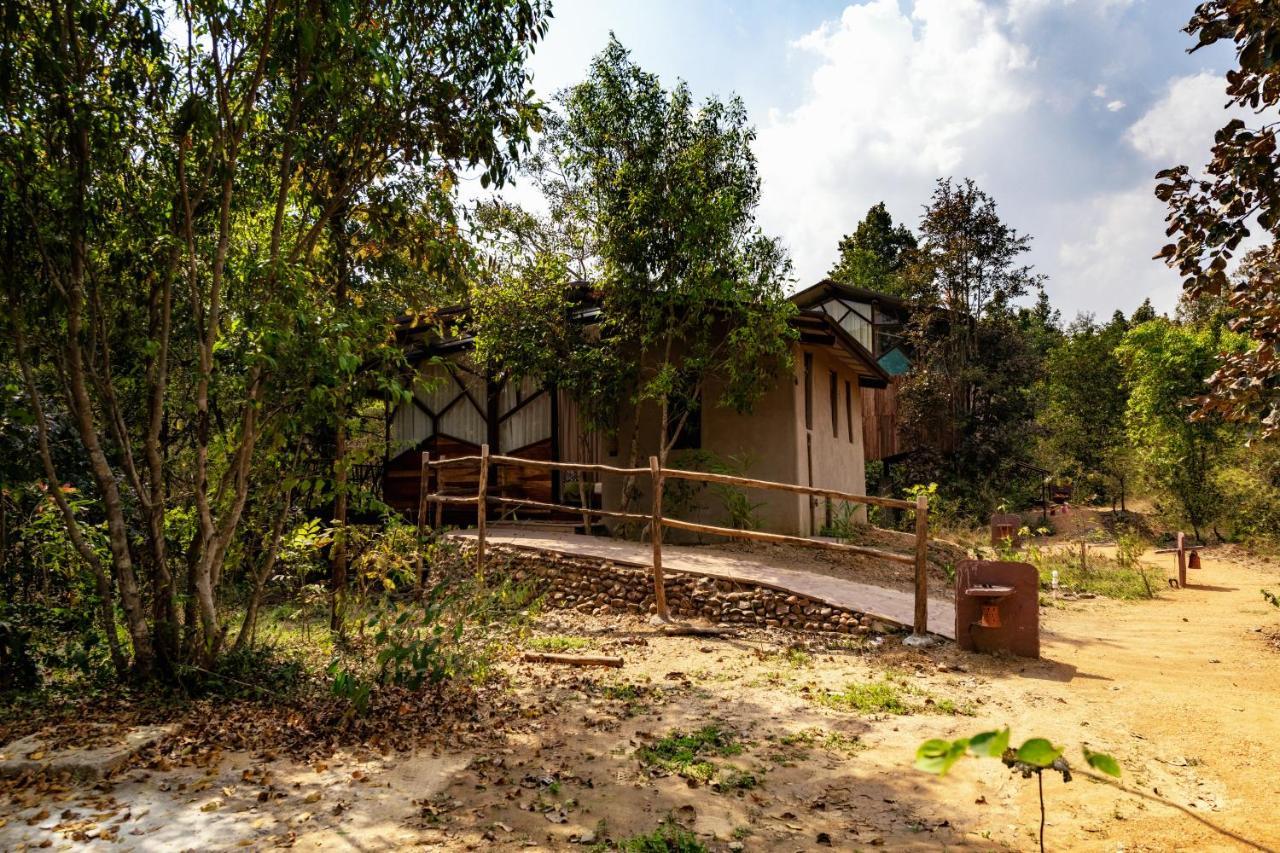 Kanha Jungle Camp Exterior photo